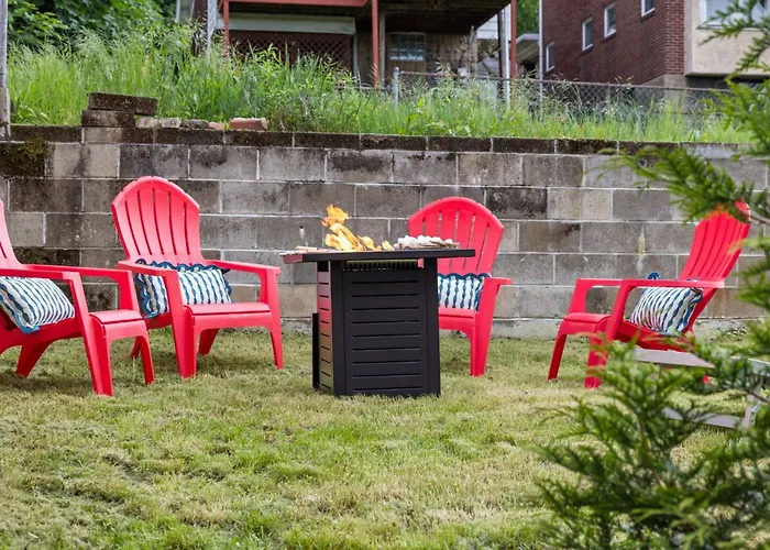 Holiday home Midcentury 5bd | Bbq & Yard | Close To Dt & Pitt Pittsburgh
