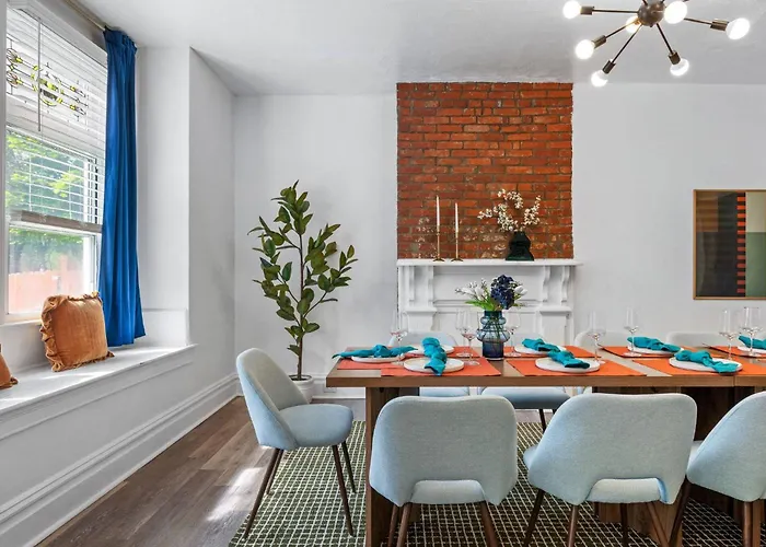 Midcentury 5bd | Bbq & Yard | Close To Dt & Pitt Holiday home