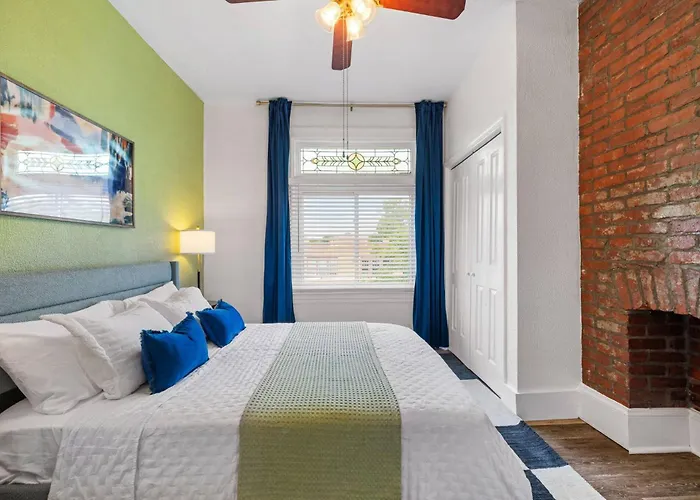 Midcentury 5bd | Bbq & Yard | Close To Dt & Pitt *